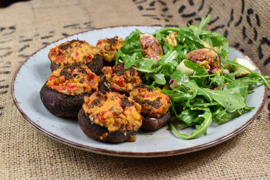 Gefüllte Champignons mit Salat – Vegan &amp; Life